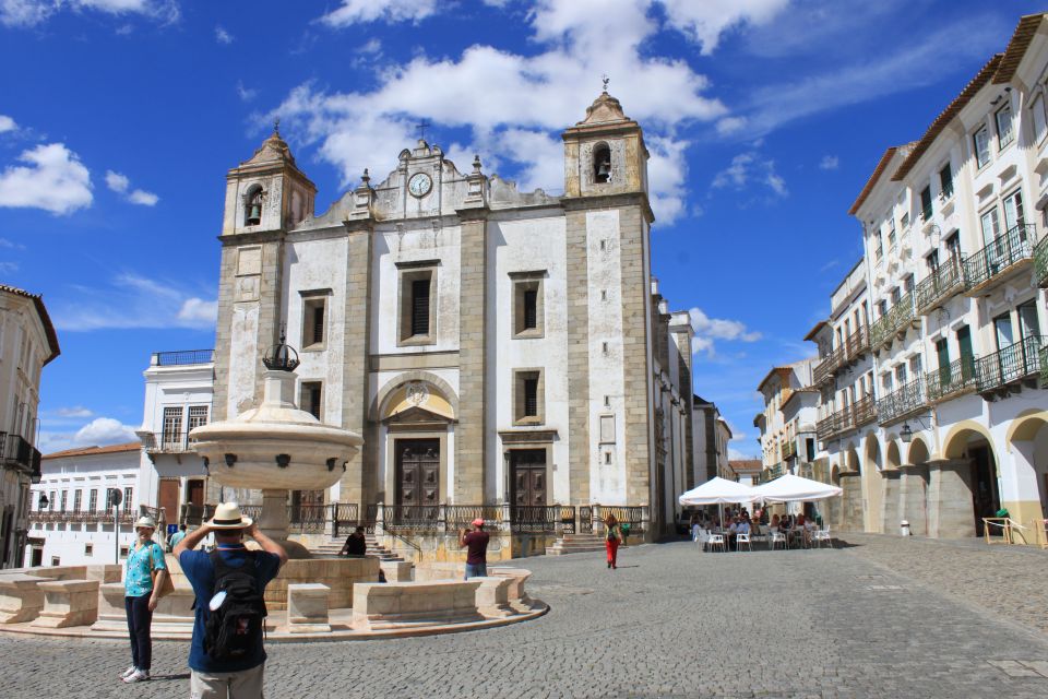 From Lisbon: Small-Group Day Tour to Évora and Arroiolos - Tour Itinerary