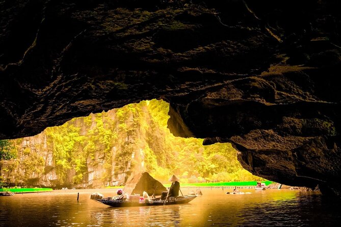 Full-Day Tour Hoa Lu, Tam Coc Boat Trip and Mua Cave - Traveler Reviews