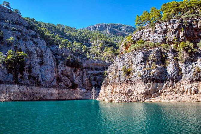 Green Canyon Cruise With Lunch and Unlimitted Drinks From Alanya - Onboard Experience