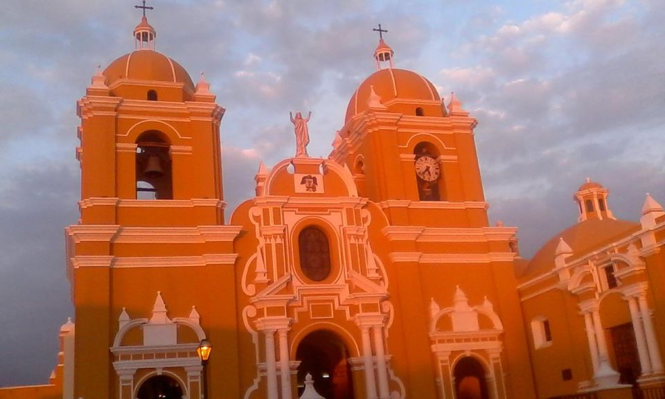 Guided Tour of Trujillo, a Jewel to Be Discovered - Language Options for Guided Tour