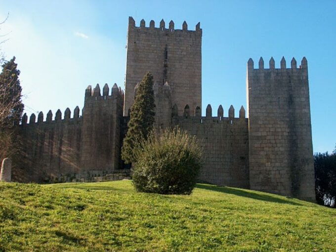 Guimarães Tour(4Hours): From Oporto;City Tour- Half Day Trip - Additional Information and Trip Experience