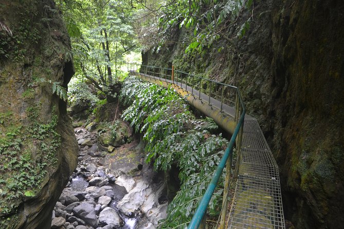 Half Day Walking Tour Salto Do Cabrito and Hot Springs - Fogo Mountain Adventure