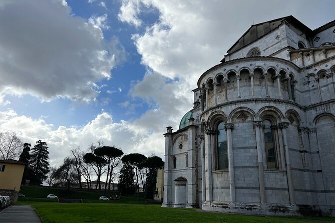 Highlights of Lucca Small Group Guided Tour - Common questions