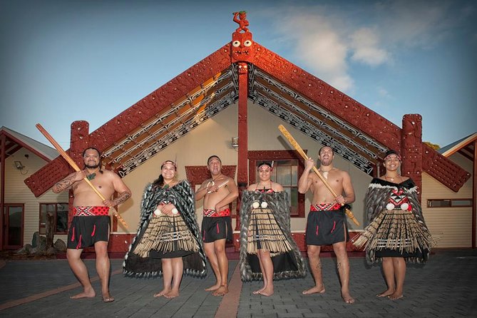 Hobbiton & Rotorua Living Māori Village Private Tour Ex-Auckland - Directions and Booking Process