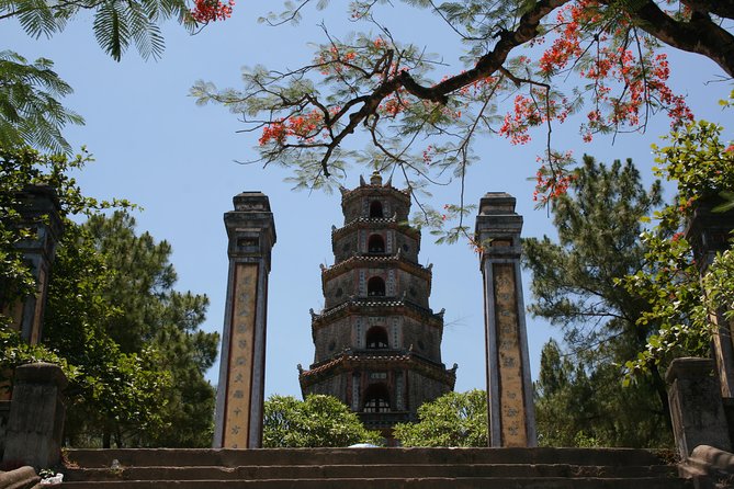 Hue City and The Citadel via Hai Van Pass Daily Small Group Tour - Booking Information