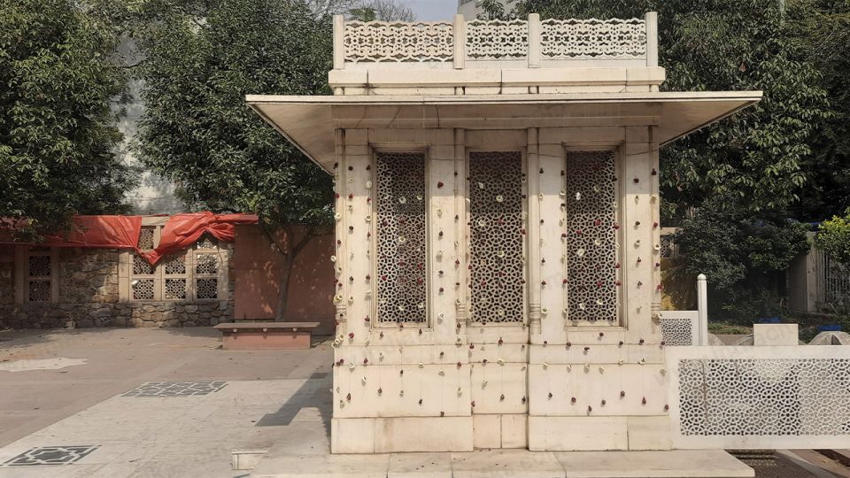 Humayun's Tomb With Nizamuddin Basti Walk - Safety Precautions