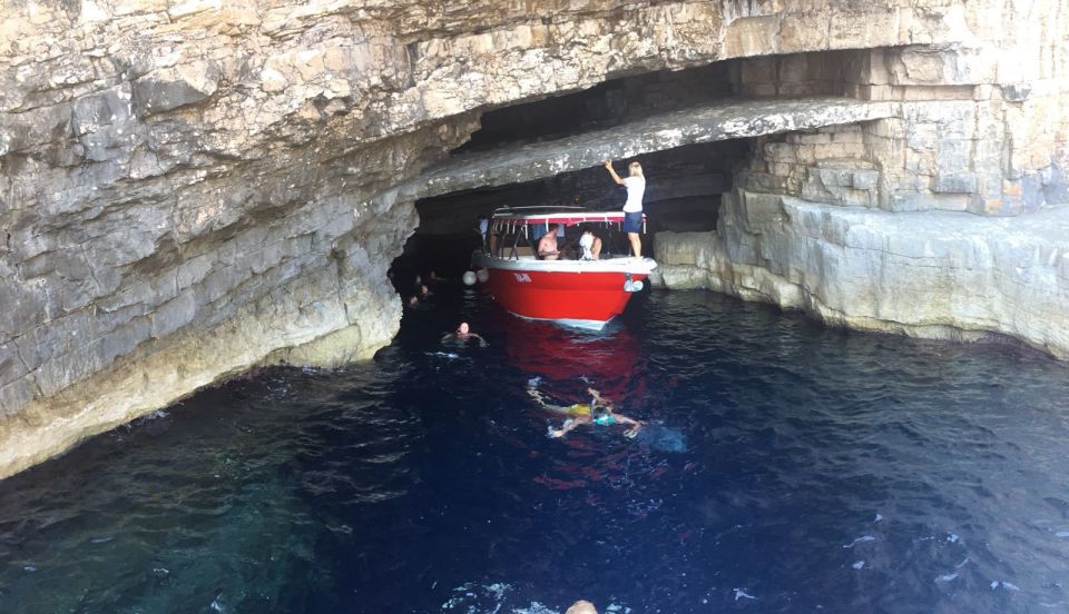 Hvar: Private Blue Cave and Vis Speedboat Tour - Tour Highlights and Itinerary