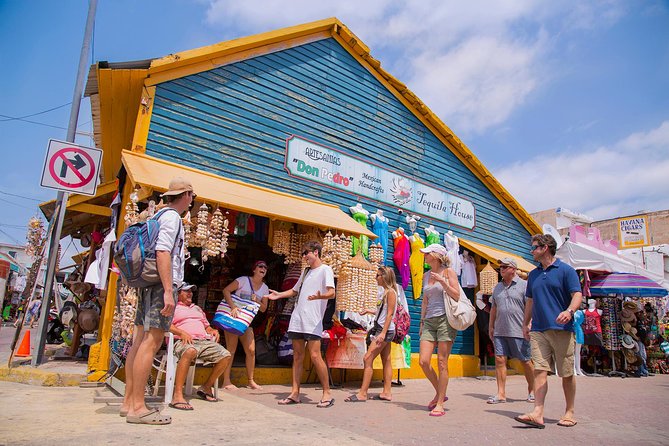 Isla Mujeres Luxury Catamaran Sailing Plus Lunch and Open Bar - Customer Service Insights