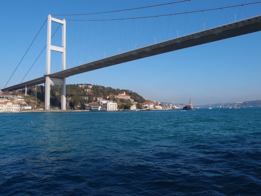Istanbul: Bosphorus Cruise With Smartphone Audio Guide - Common questions