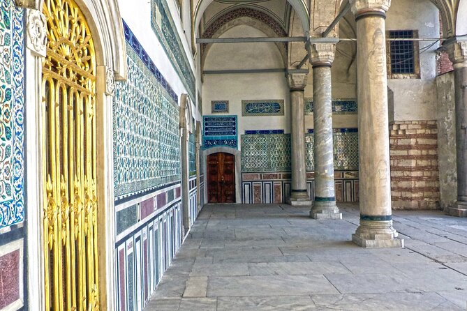 Istanbul: Topkapi Palace Guided Tour and Skip The Line - Common questions