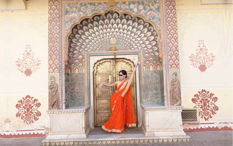 Jaipur: Private Tour of Best Instagram and Photography Spots - Jantar Mantar: Celestial Instruments