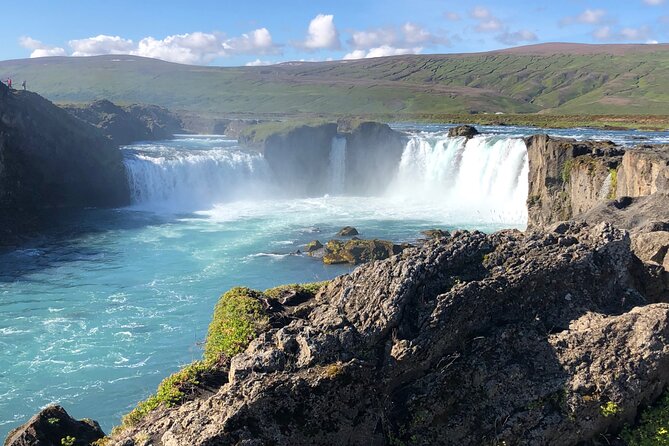 Lake Myvatn Day Tour and Godafoss Waterfall for Cruise Ships From Akureyri Port - Tour Guide Expertise