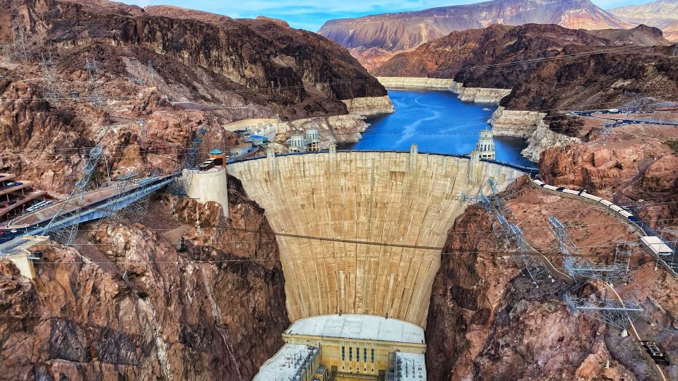 Las Vegas: Hoover Dam and Seven Magic Mountains Tour