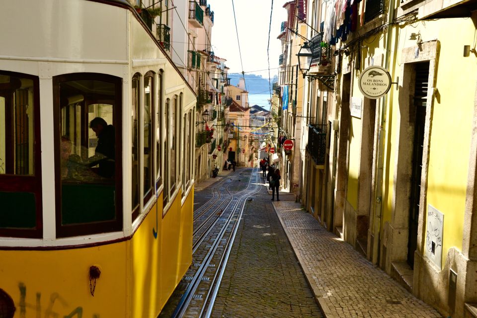 Lisbon: Bairro Alto and Bica City Discovery Game - Logistics and Meeting Point Details