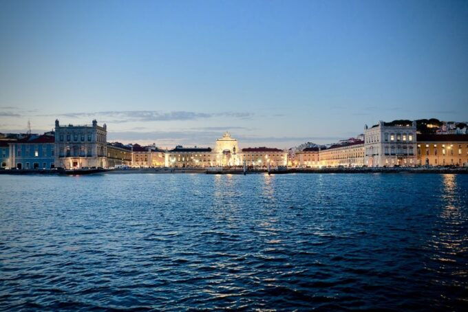 Lisbon: Boat Cruise With Live Fado Performance and a Drink - Customer Reviews