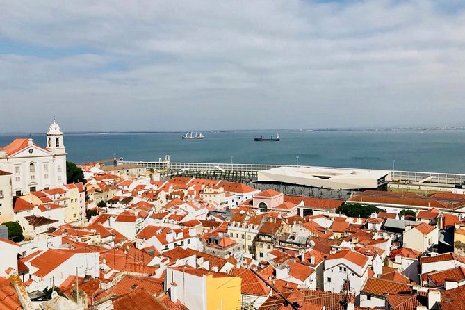 Lisbon City Tour by Tuk Tuk - Tuk Tuk Capacity and Group Size