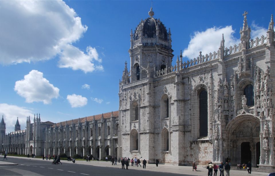 Lisbon: Discovering Belém Tuk Tuk Tour - Location and Logistics