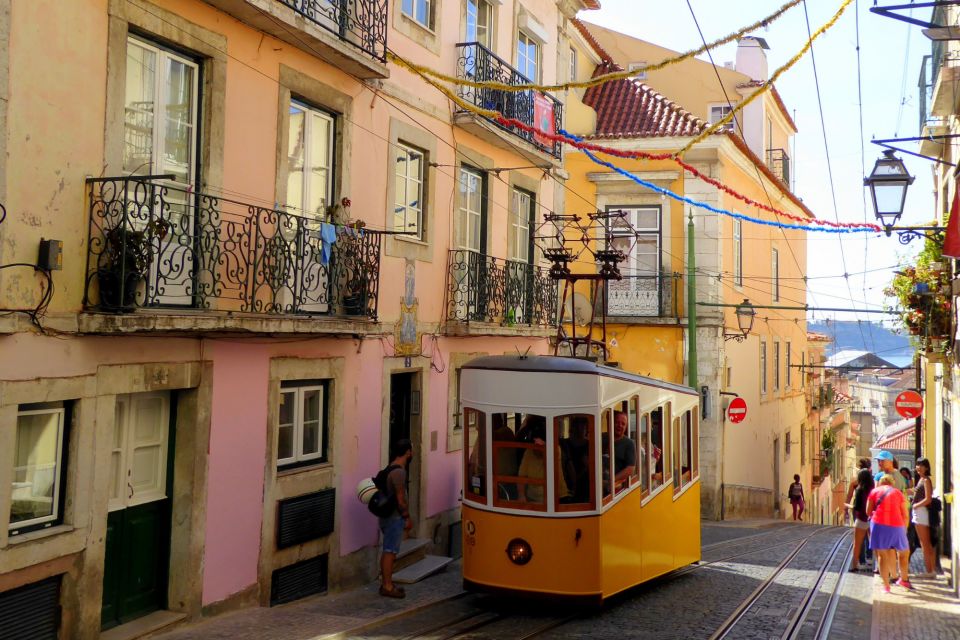 Lisbon: First Discovery Walk and Reading Walking Tour - Important Reminders and Information