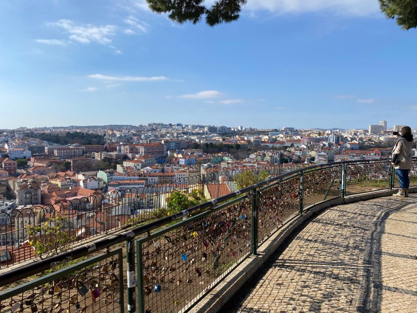 Lisbon: Private City Highlights & Historic Tour by Tuk Tuk - Important Reminders