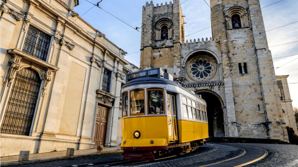 Lisbon: Private Tour Half-Day in Tesla Car - Contact and Reservations