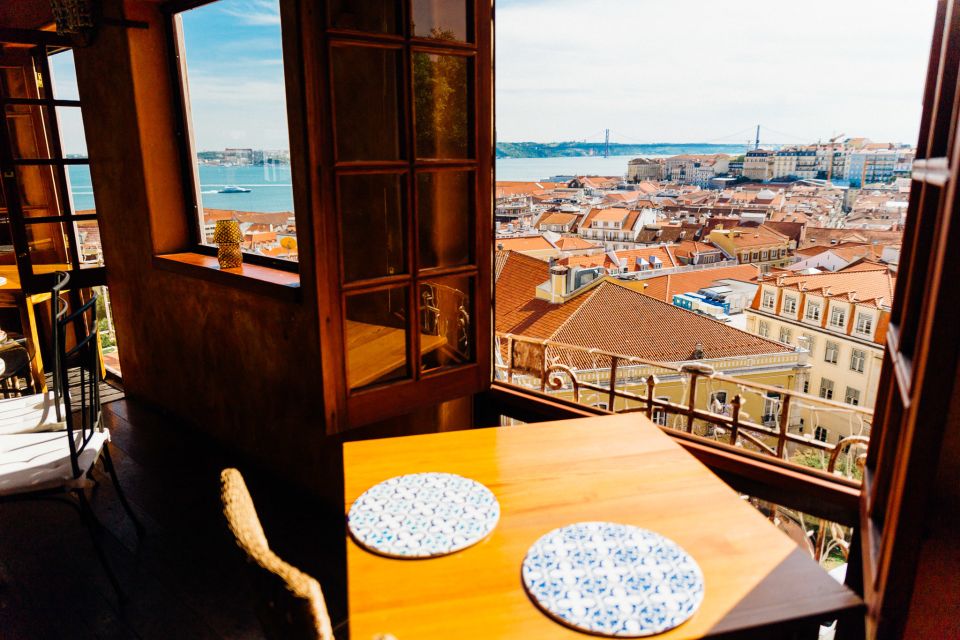 Lisbon: Private Tour With Locals – Highlights & Hidden Gems - Important Information