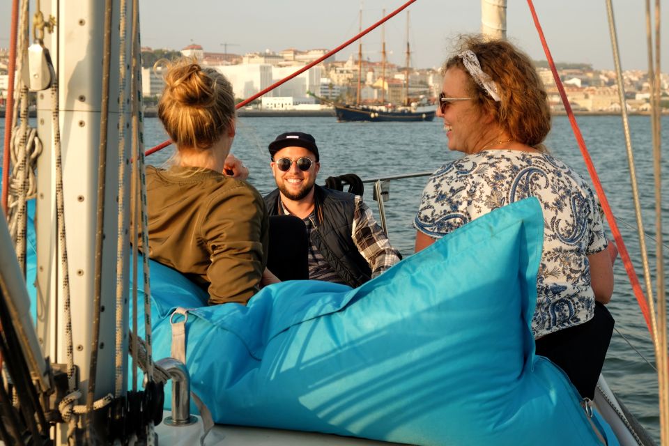 Lisbon: Relaxing City Skyline Sailboat Cruise - Reviews