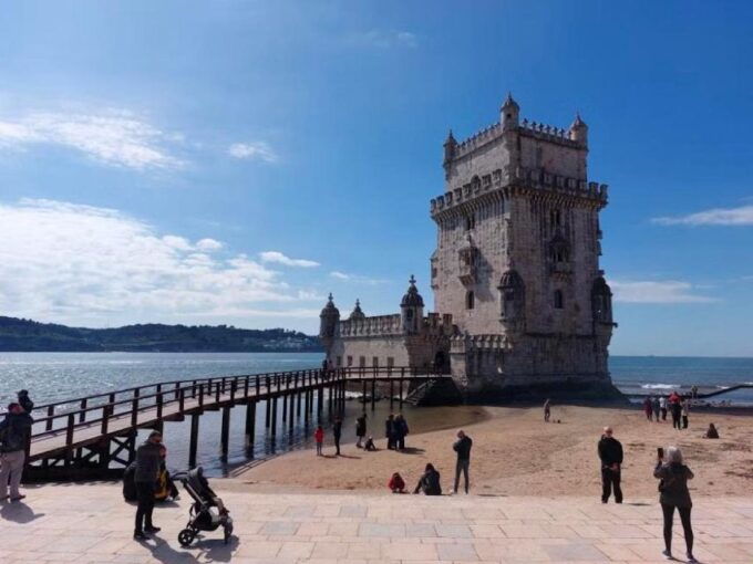 Lisbon: Tour of Belem and Jerónimos Monastery - Meeting Point and Highlights