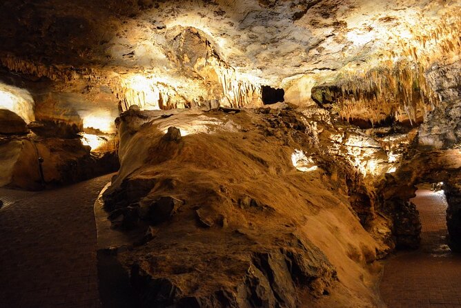 Luray Caverns & Shenandoah Skyline Drive Day-Trip From DC - Common questions