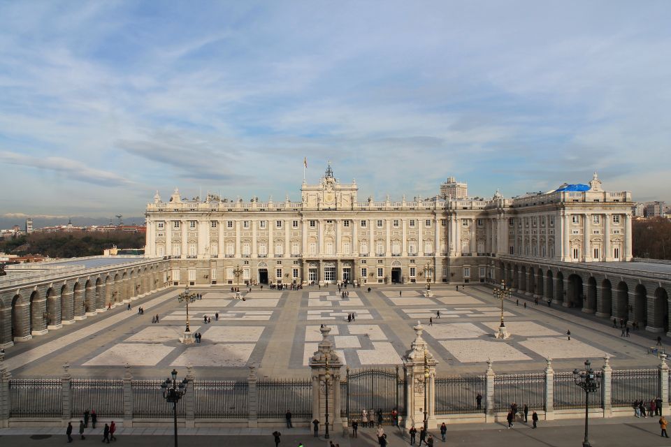 Madrid: Royal Palace Private Tour With Skip-The-Line Tickets - Tour Highlights