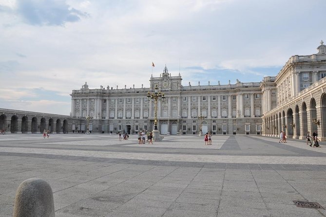 Madrid Sightseeing Tour by Bus - Miscellaneous Directions