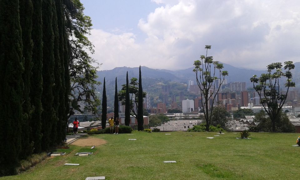 Medellín: Pablo Escobar Jail Private Tour - Booking Information