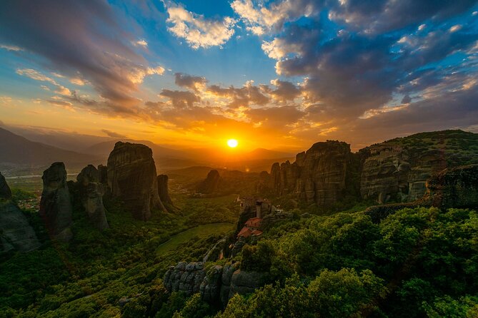Meteora One Day Trip From Ioannina - Dining Options in Meteora