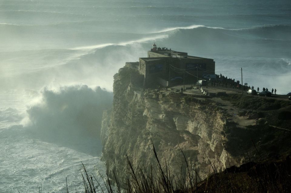 Nazaré Tour: Traditions, Legends and Big Waves - Visiting the Sanctuary and Memory Chapel