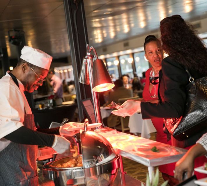 Norfolk: Buffet Dinner Cruise - Deck Features