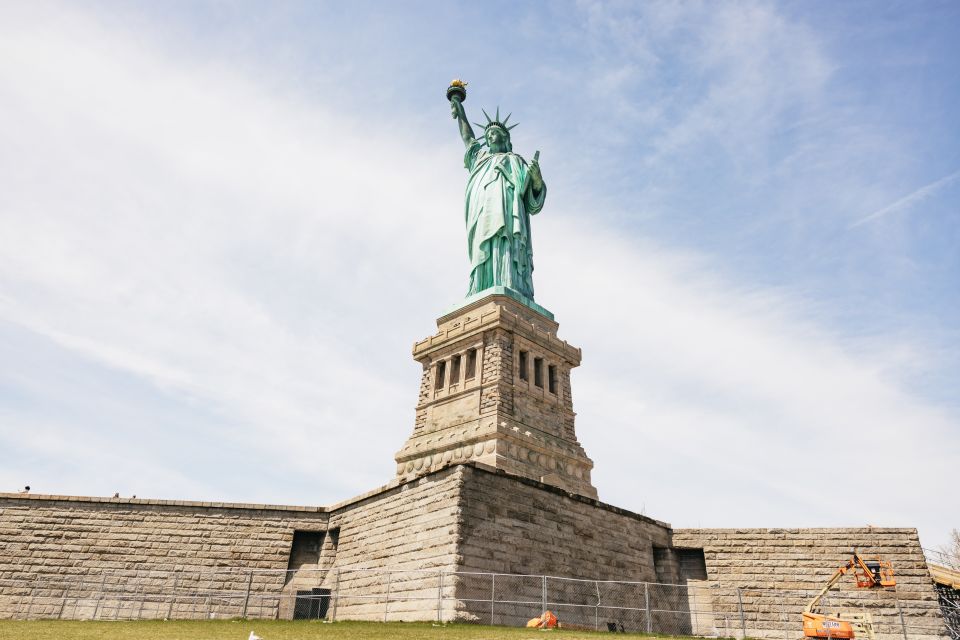 NYC: Wall Street Tour With 9/11 Memorial and Statue Ferry - Customer Reviews