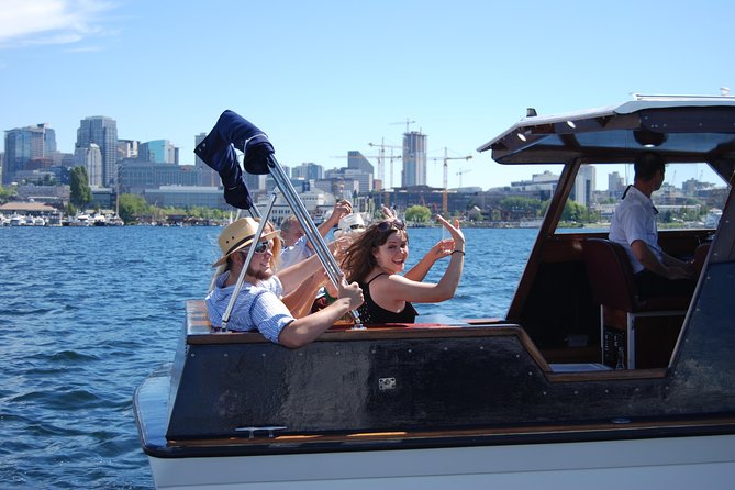 One-Hour Private Seattle Sightseeing Cruise - Meeting and Pickup