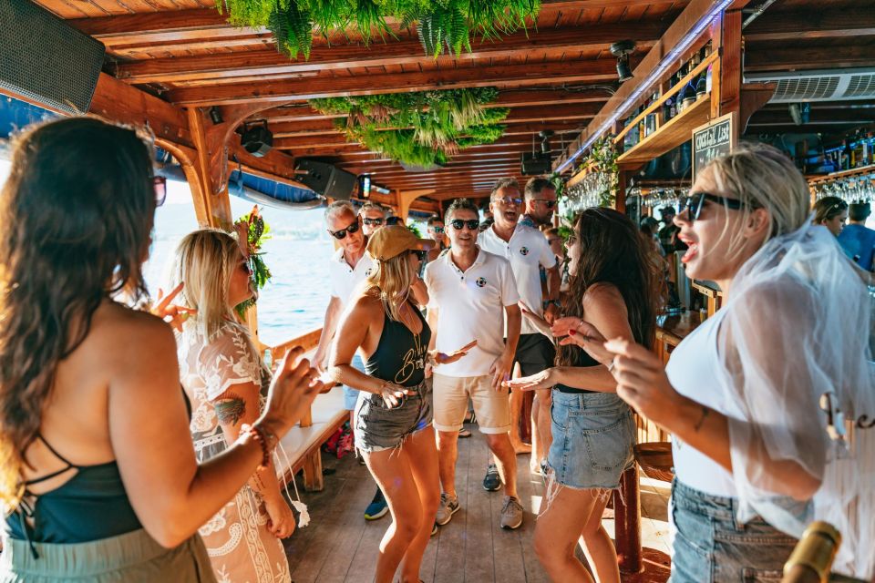 Palma De Mallorca: Daytime Boat Party With Live DJ - Additional Information