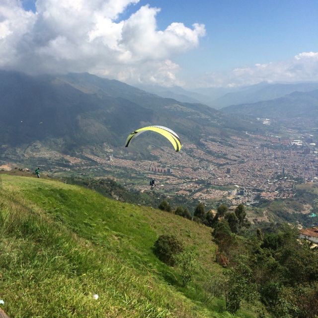 Paragliding the Andes From Medellín - Booking Information