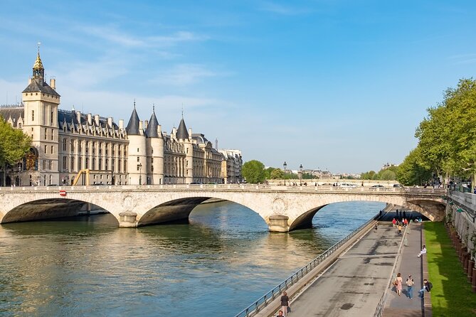 Paris Private Tour With Seine River Cruise - Common questions