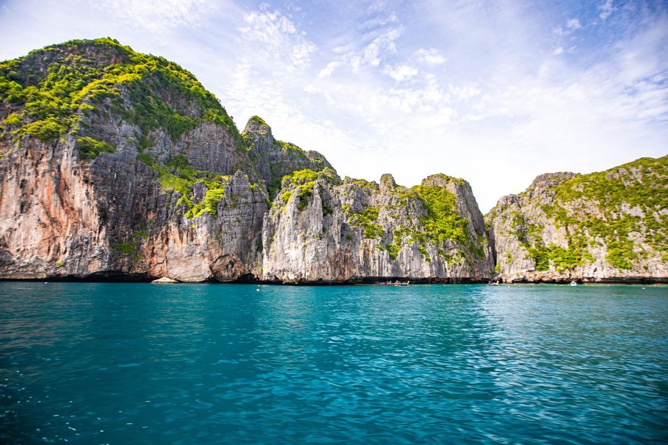 Phi Phi: Full-Day Phi Phi Islands & Sunset Tour by Speedboat - Tour Experience
