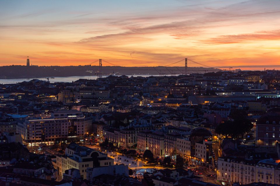 Photograph Lisbon at Night Walking Tour With a Photographer - Language Support