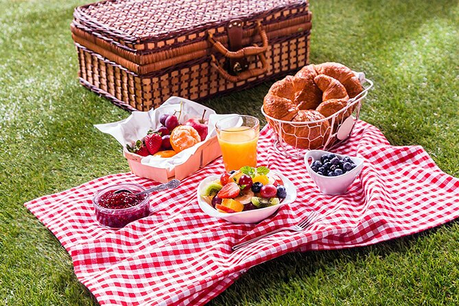 Pic-Nic Experience in Madrid With Games and Snacks - Common questions