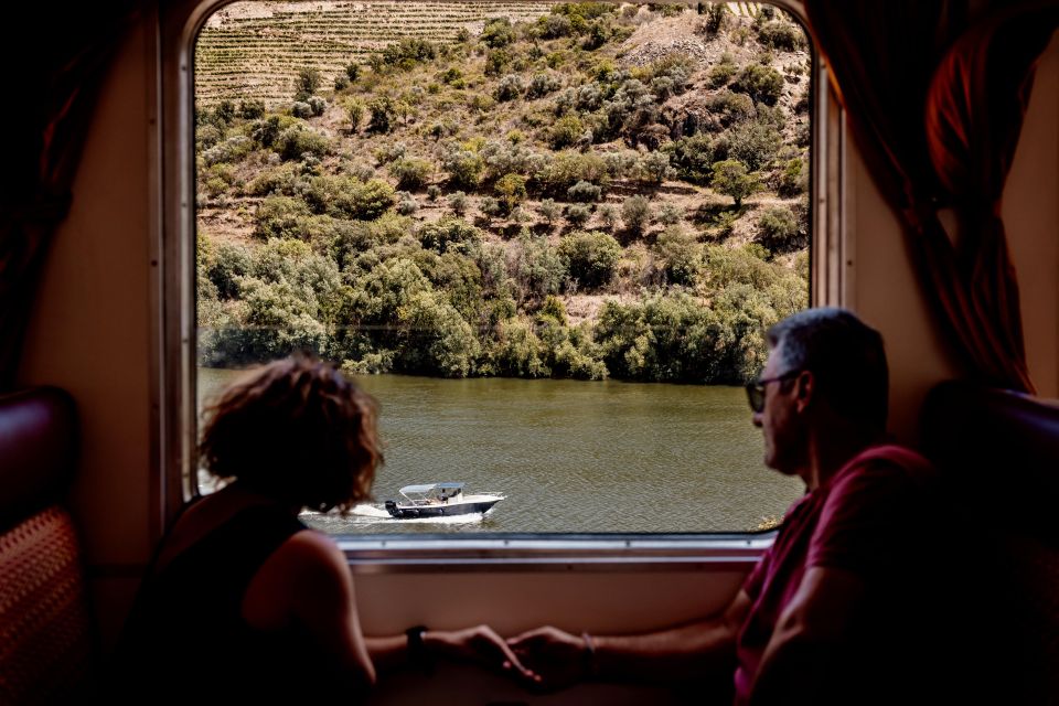 Pinhão: Douro River Boat Tour With Lunch - Safety and Accessibility