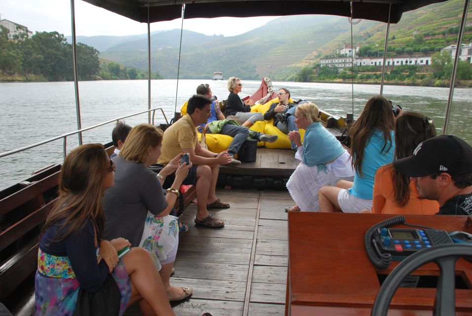 Pinhão: Private Rabelo Boat Tour Along the River Douro - Customer Reviews and Recommendations