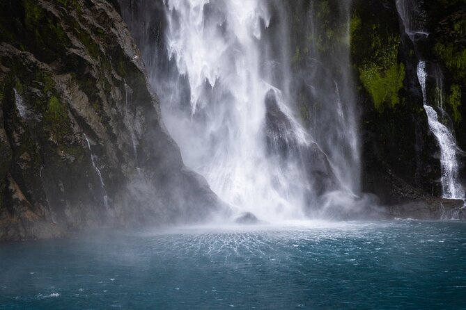 Premium Milford Sound Cruise Including Lunch - Service Inclusions