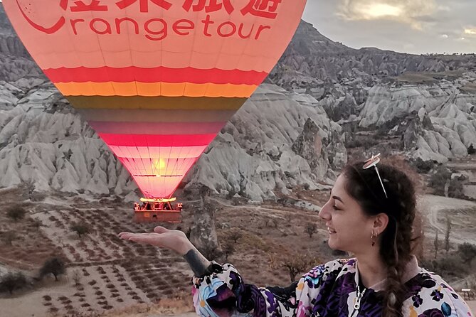 Private Balloon Sunrise Photography Tour in Göreme Love Valley - Photo Guide Experience