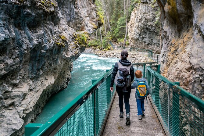 Private Ecycling and Trek: Banff to Johnston Canyon - Picnic Lunch