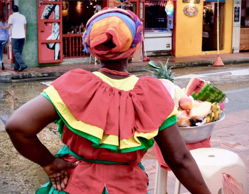 Private Street Food Tour in Walled City and Getsemani - Engaging With Cartagenas Community