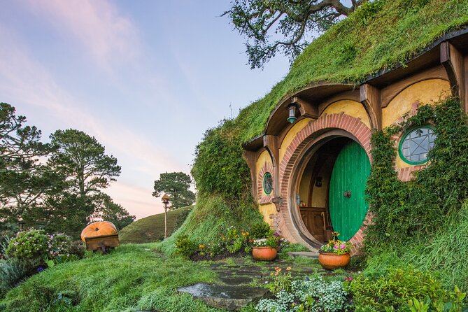 Private Tour: Hobbiton Movie Set & Hamilton Gardens Experience - Booking Details