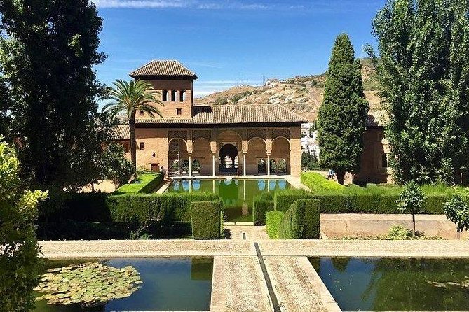 Private Tour: Nasrid Palaces, Generalife, Alhambra and Albaicín. - Common questions